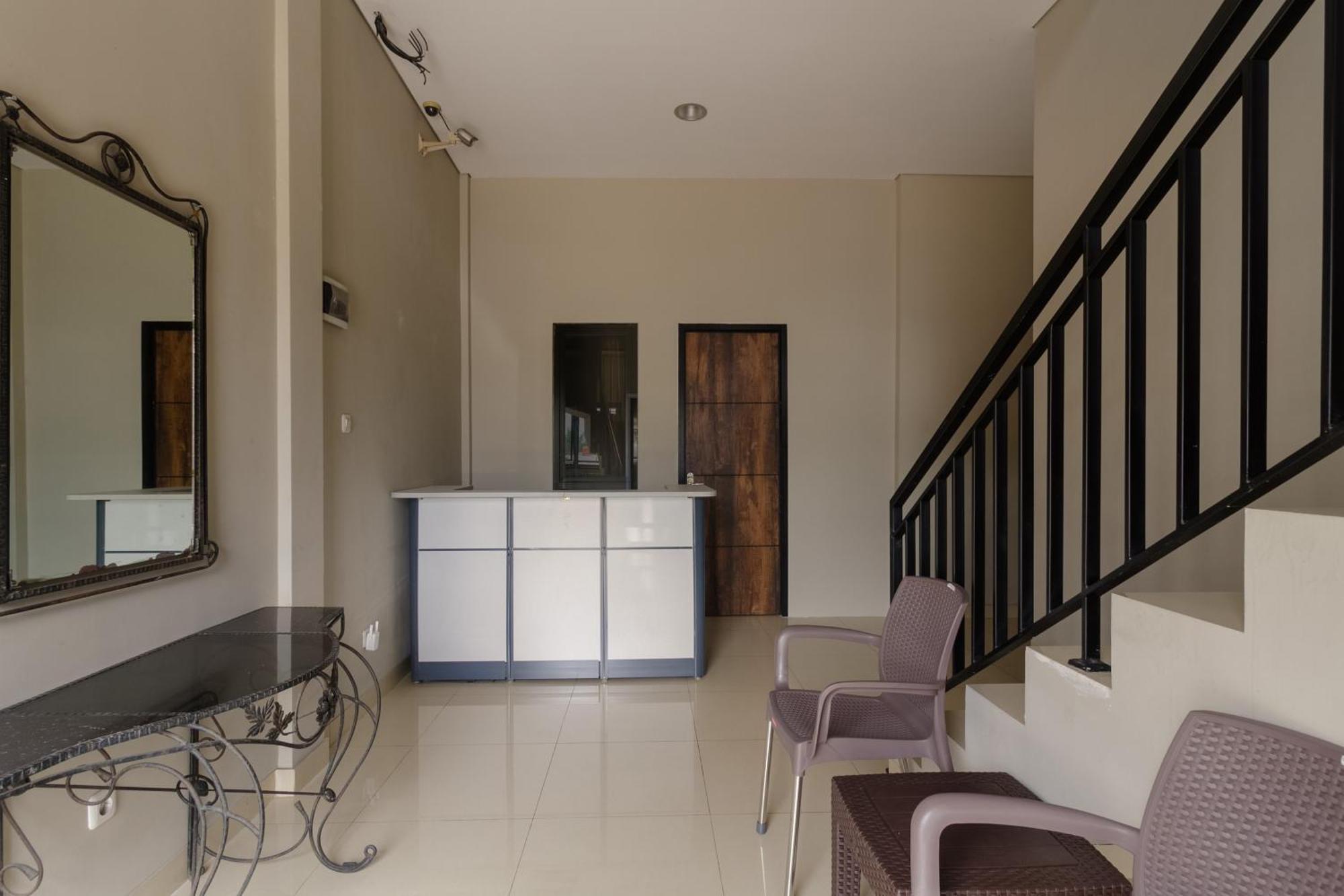 Reddoorz Near Puri Indah Mall Cakarta Dış mekan fotoğraf