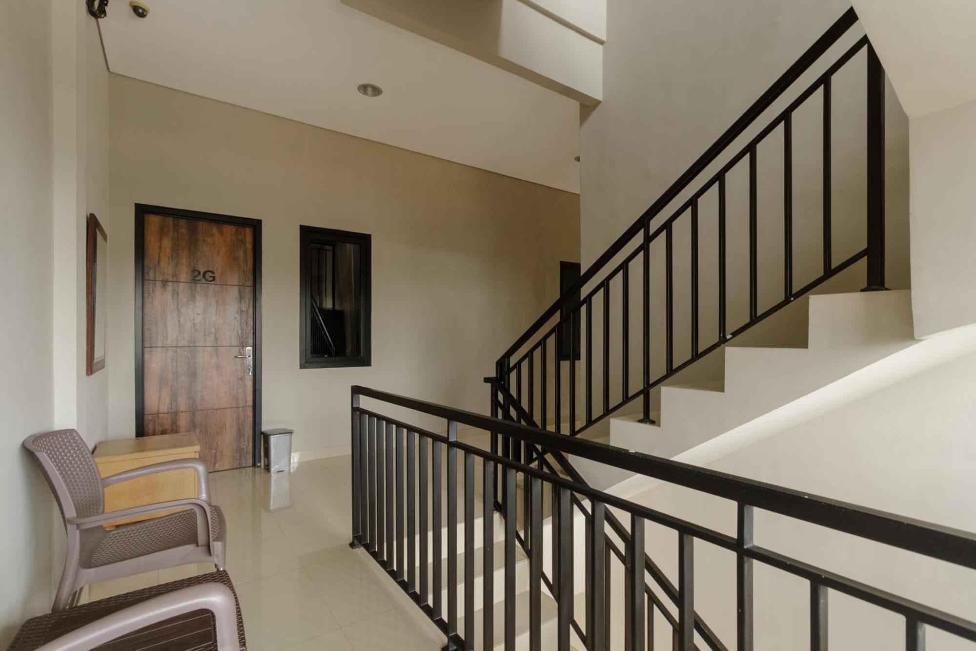 Reddoorz Near Puri Indah Mall Cakarta Dış mekan fotoğraf